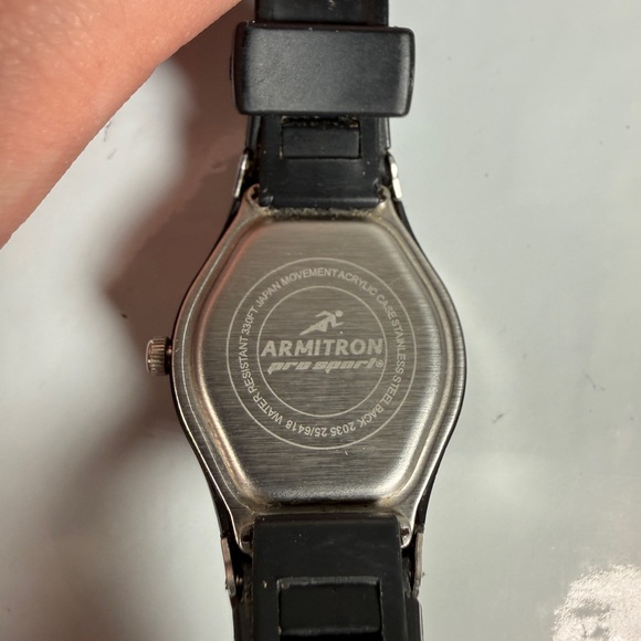Armitron Pro Sport Women's Watch Black & Silver Tone 330ft Water Resist - Picture 8 of 10